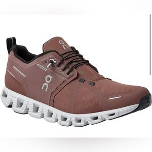 LIKE NEW Women’s On Cloud 5 Waterproof | size 8